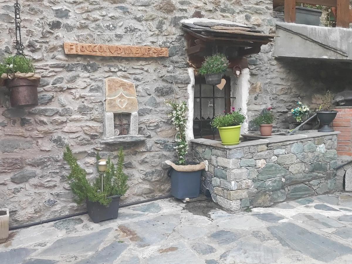 Fiocco Di Neve Apartment Montjovet Exterior foto